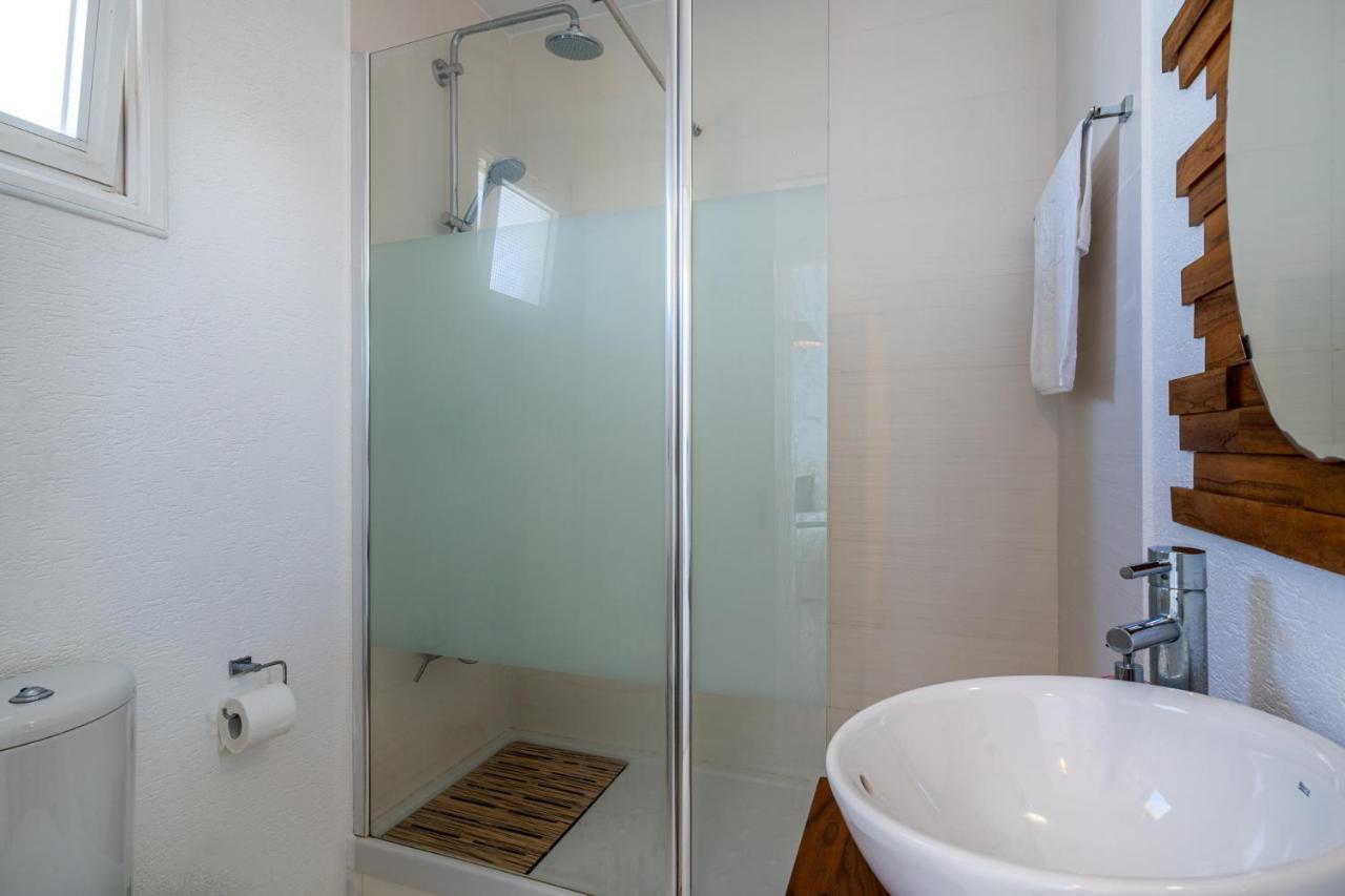 Seawaves 1- Bedroom Apartment Near Meneou Beach Larnaca Eksteriør billede