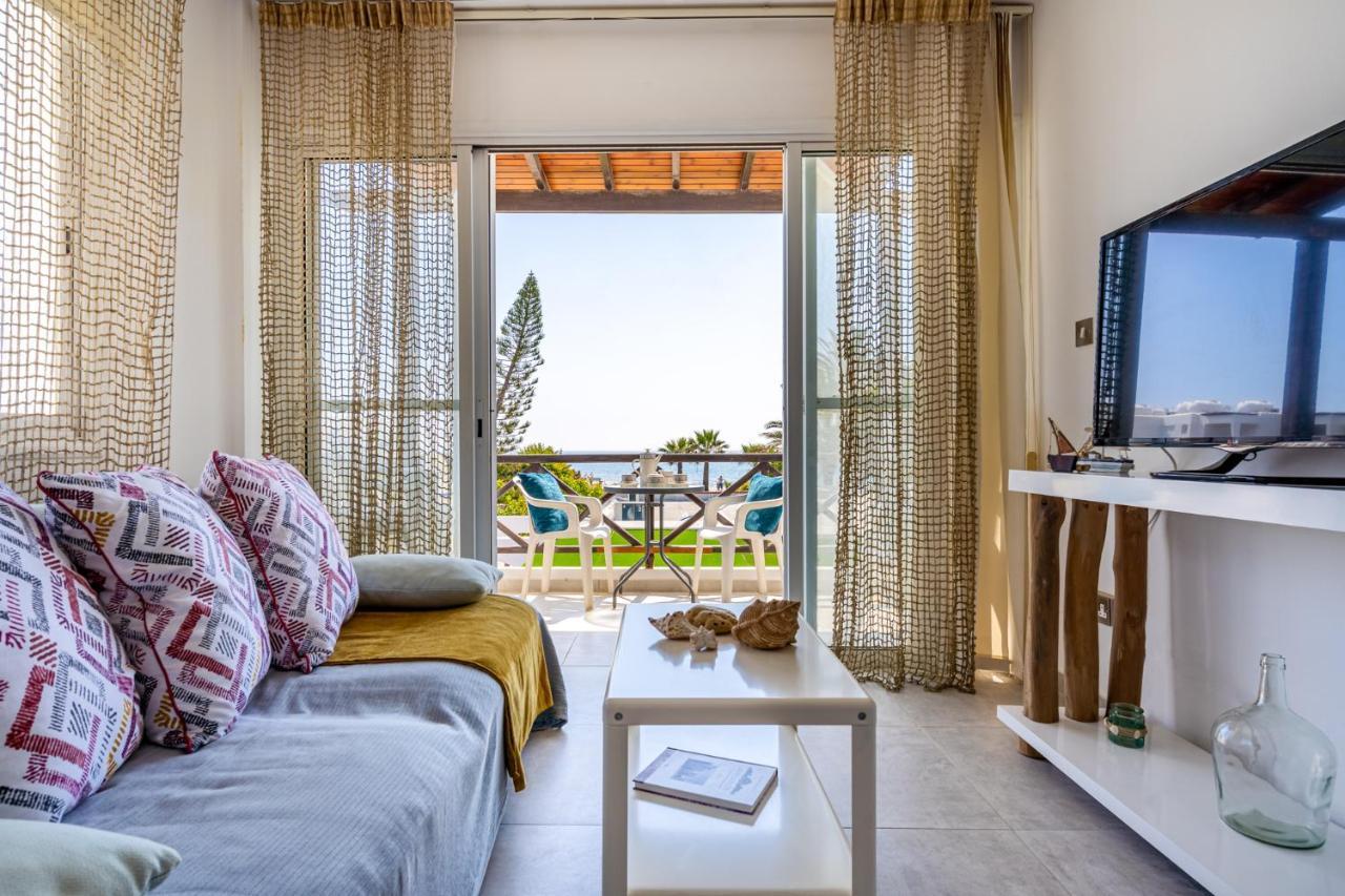 Seawaves 1- Bedroom Apartment Near Meneou Beach Larnaca Eksteriør billede