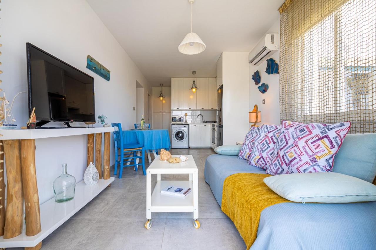 Seawaves 1- Bedroom Apartment Near Meneou Beach Larnaca Eksteriør billede